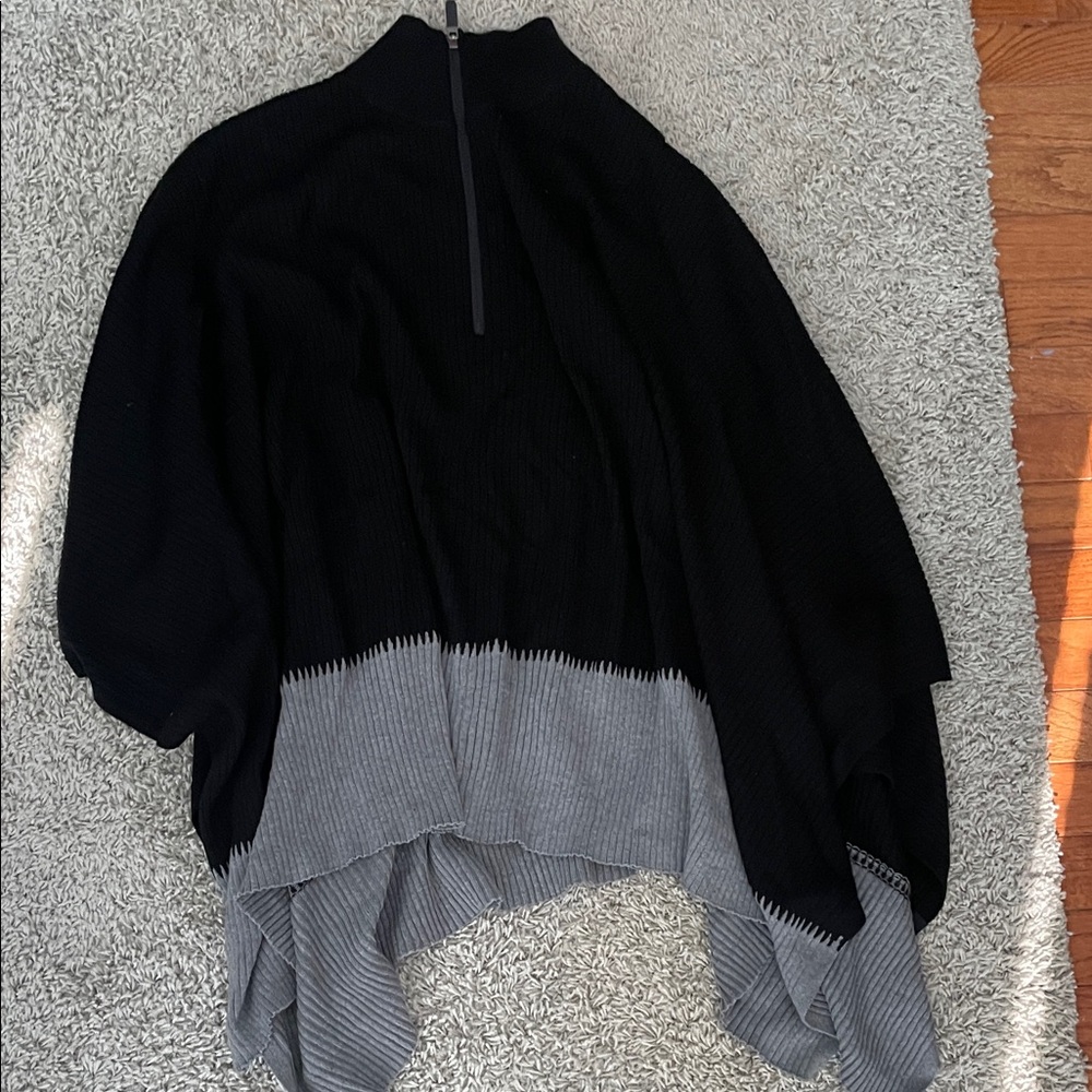 lululemon athletica Black and Gray Poncho